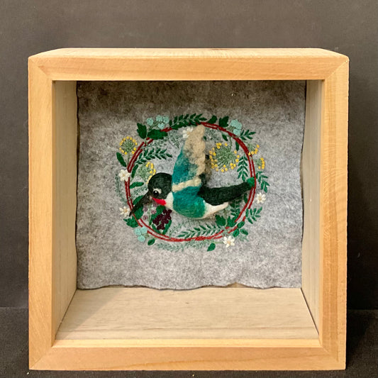 Box with Embroidered Wreath & Hummingbird