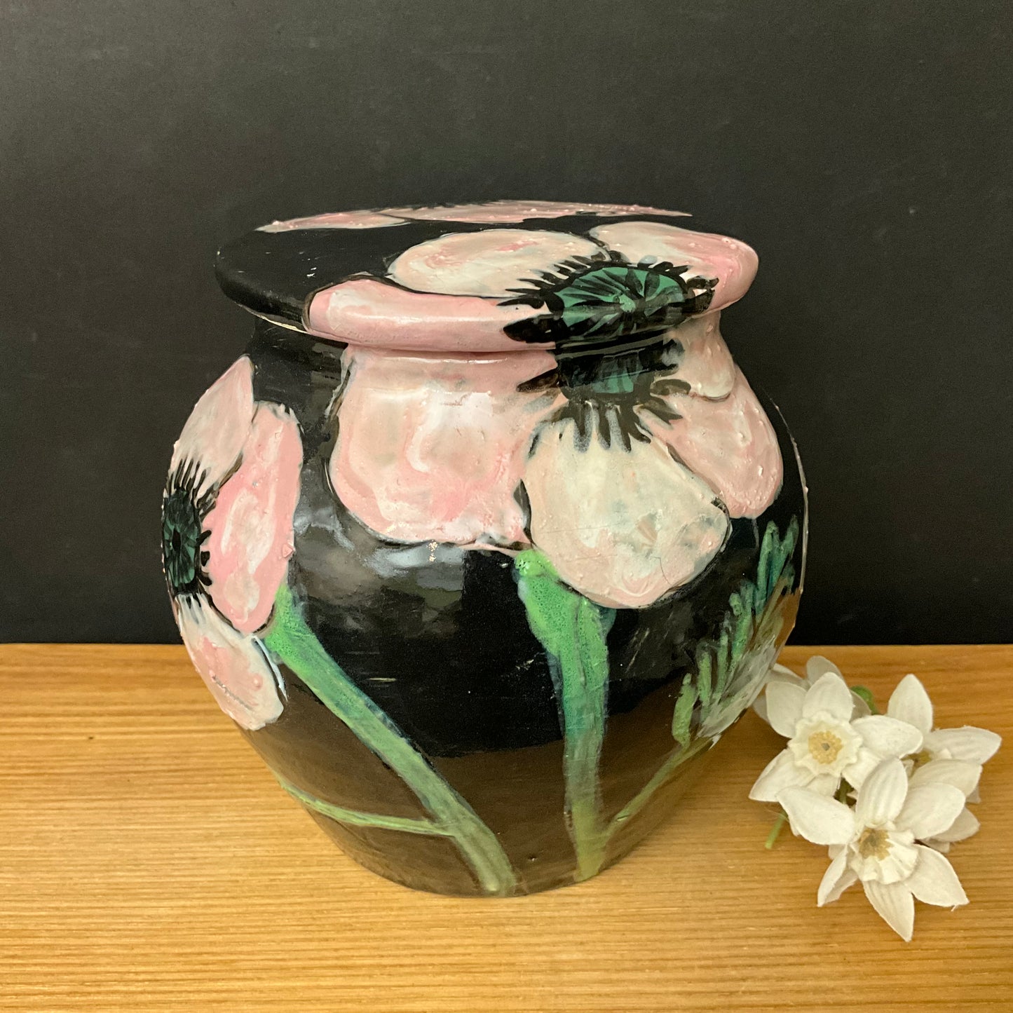 Ginger Jar Black with Pale Pink Poppies
