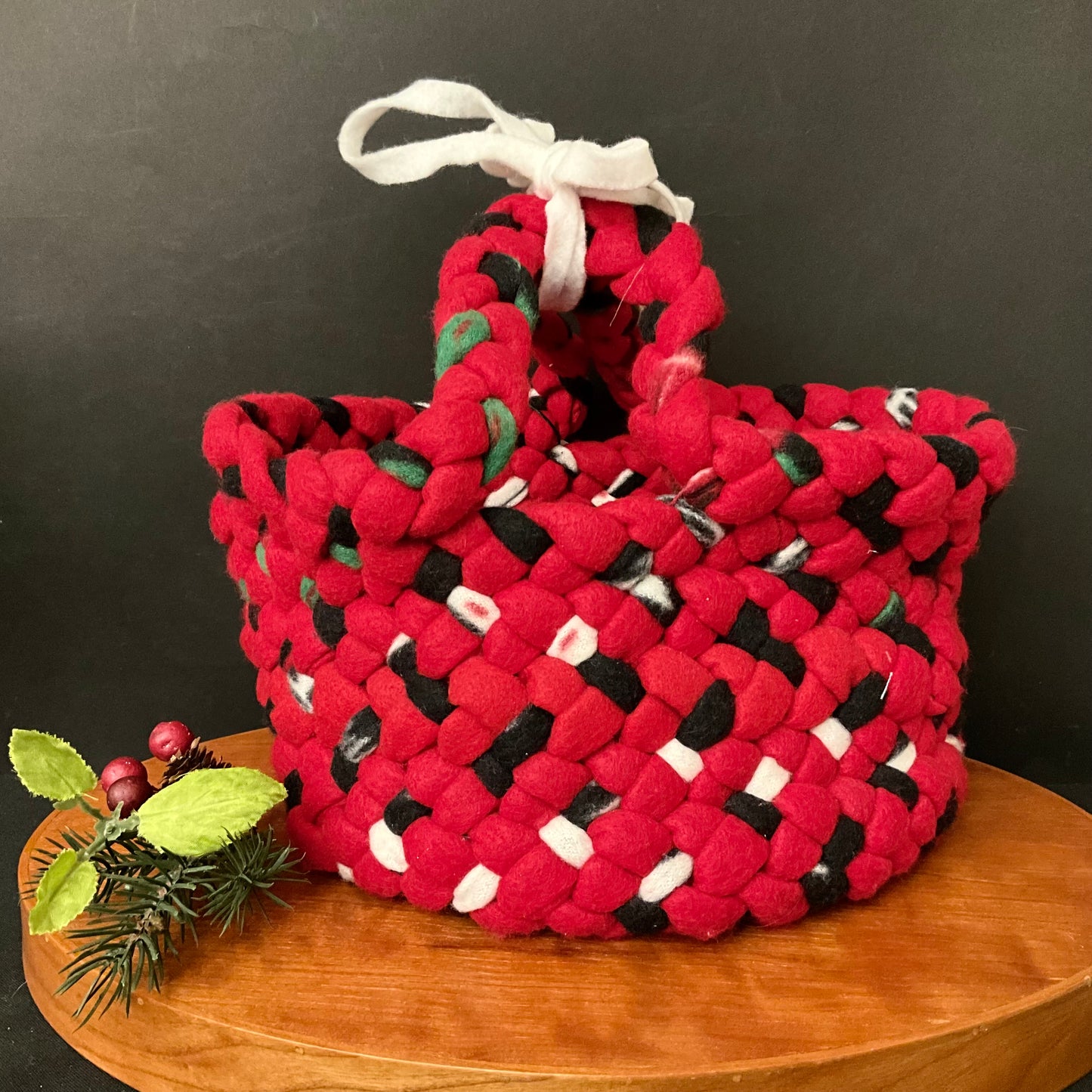 Braided Basket with Handle Red Mix