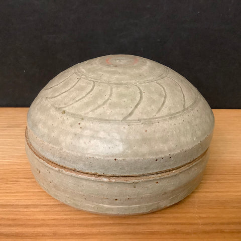 Lidded Gray Dish with Incised Design