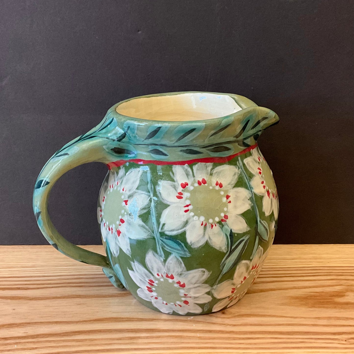 Pitcher Green with White Daisies