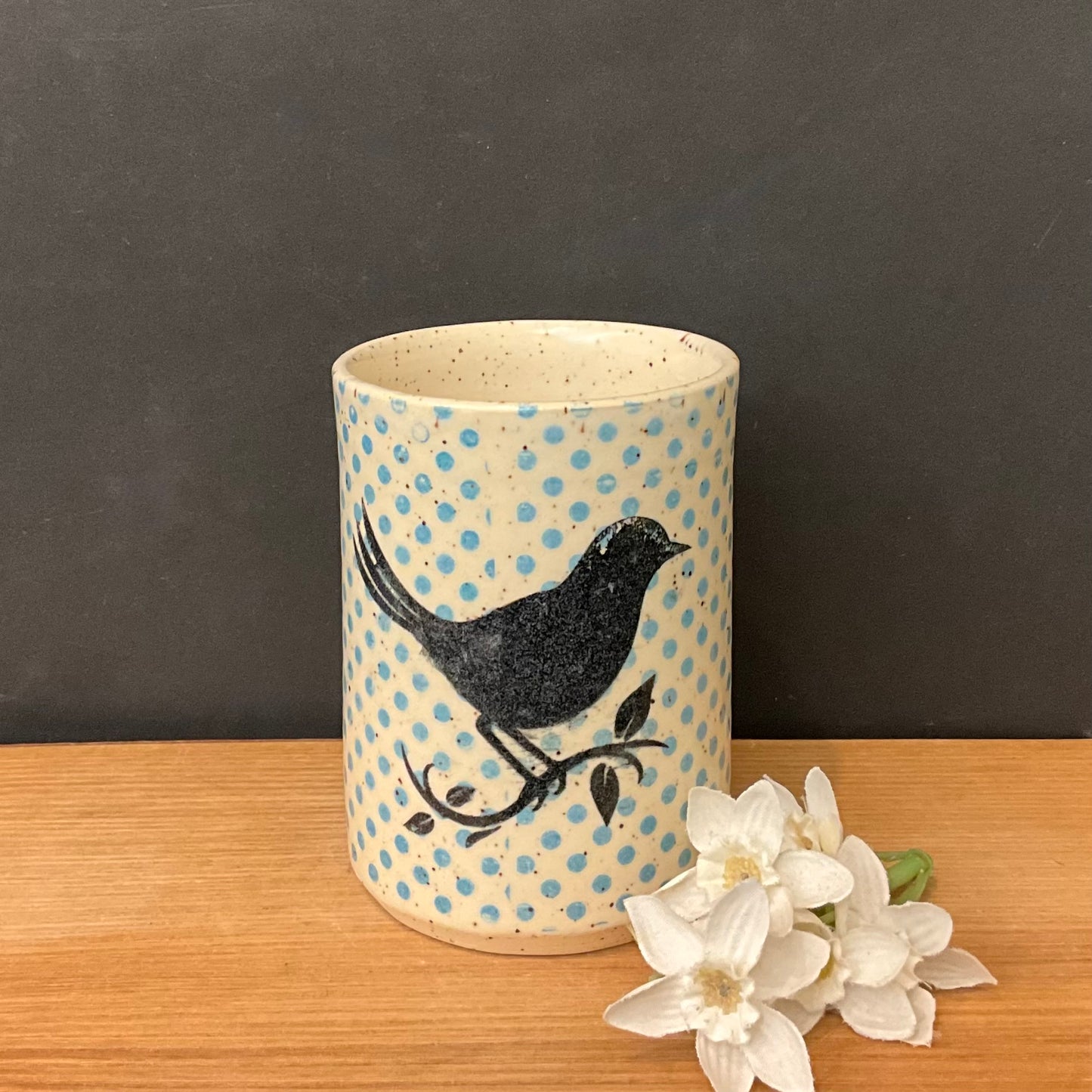 Tumbler Black Bird on Aqua Dot Pattern