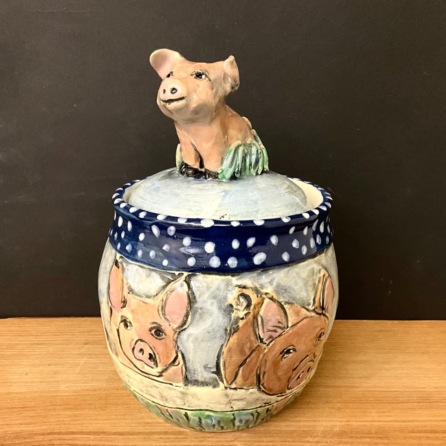 Lidded Jar Pigs with Pig Finial