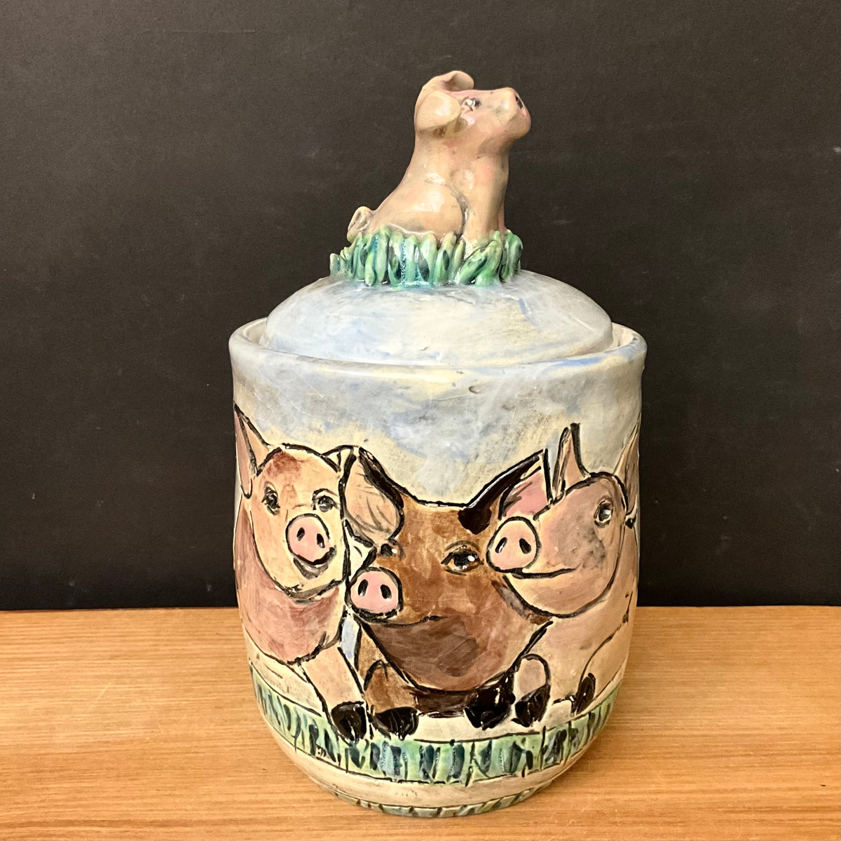 Lidded Jar Pigs with Pig Finial