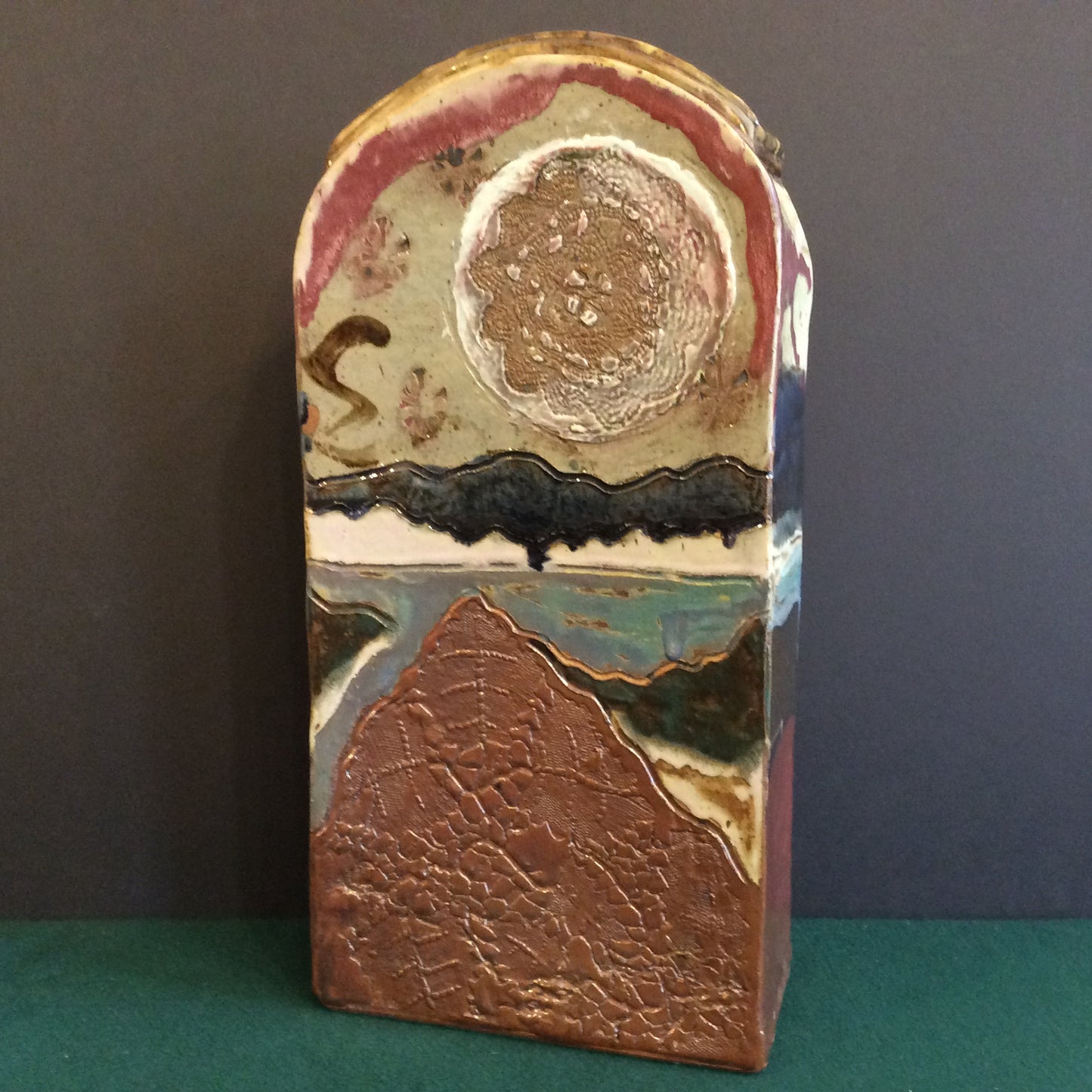 Floor Vase/Umbrella Stand, Mountain Landscape Design