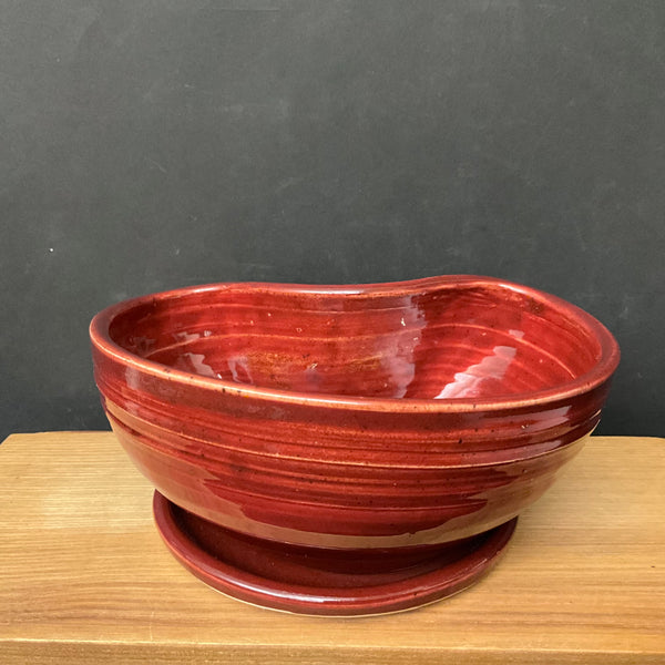 Russet Red crescent planter