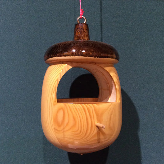 Acorn Birdfeeder