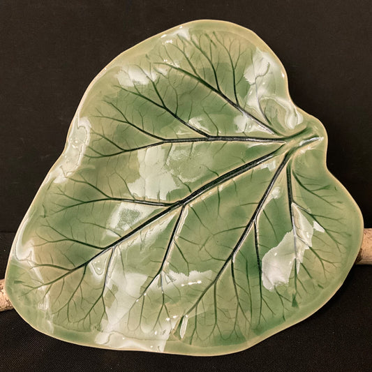 Hosta Leaf Plate in Green Glaze