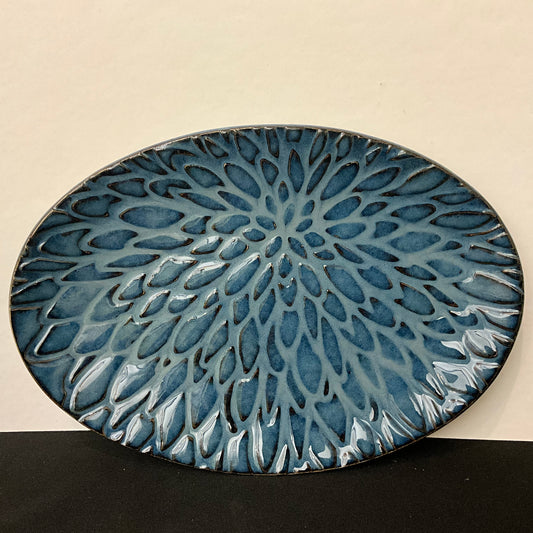 Medium Oval Plate in Dark Blue with Incised Petal Pattern