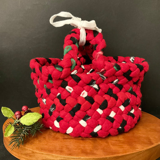 Braided Basket with Handle Red Mix