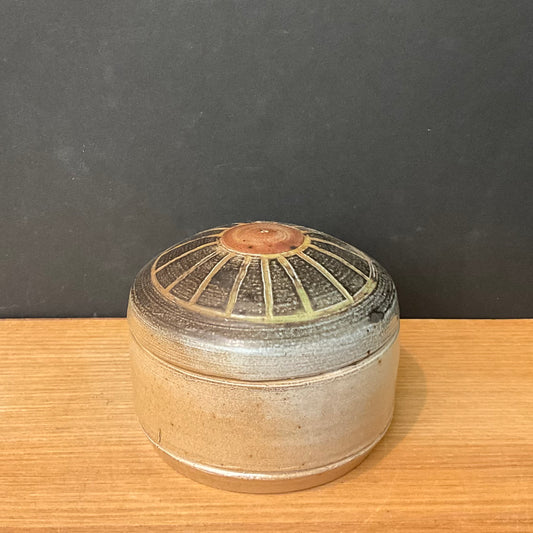 Lidded Dish Light & Dark Brown with “Sunburst” Top