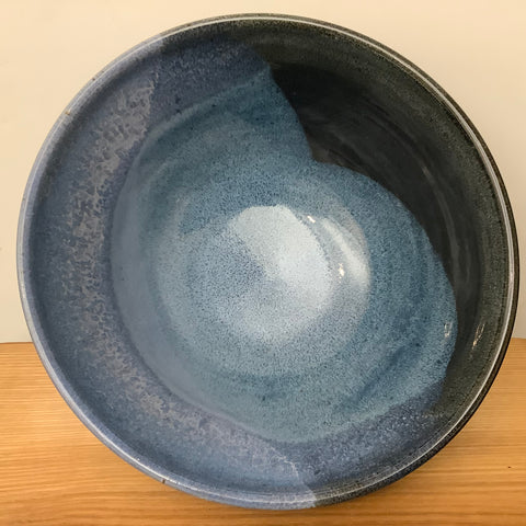 Serving Bowl in Blue to Midnight Black