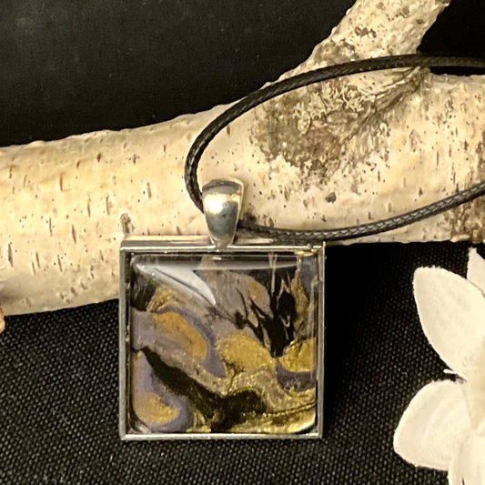 Square Necklace in Gold and Black