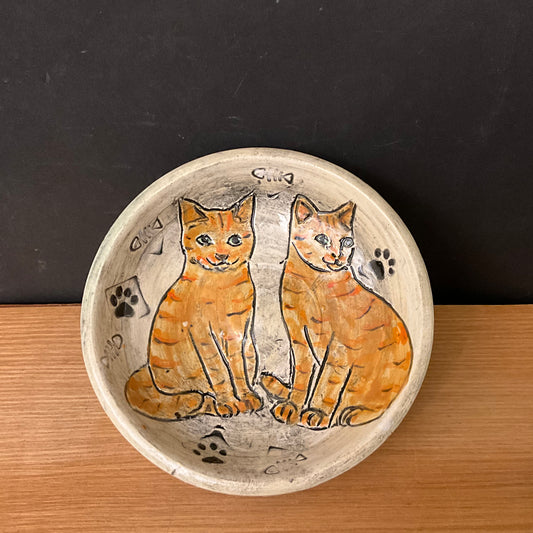 Petite Shallow Bowl with Orange Cats