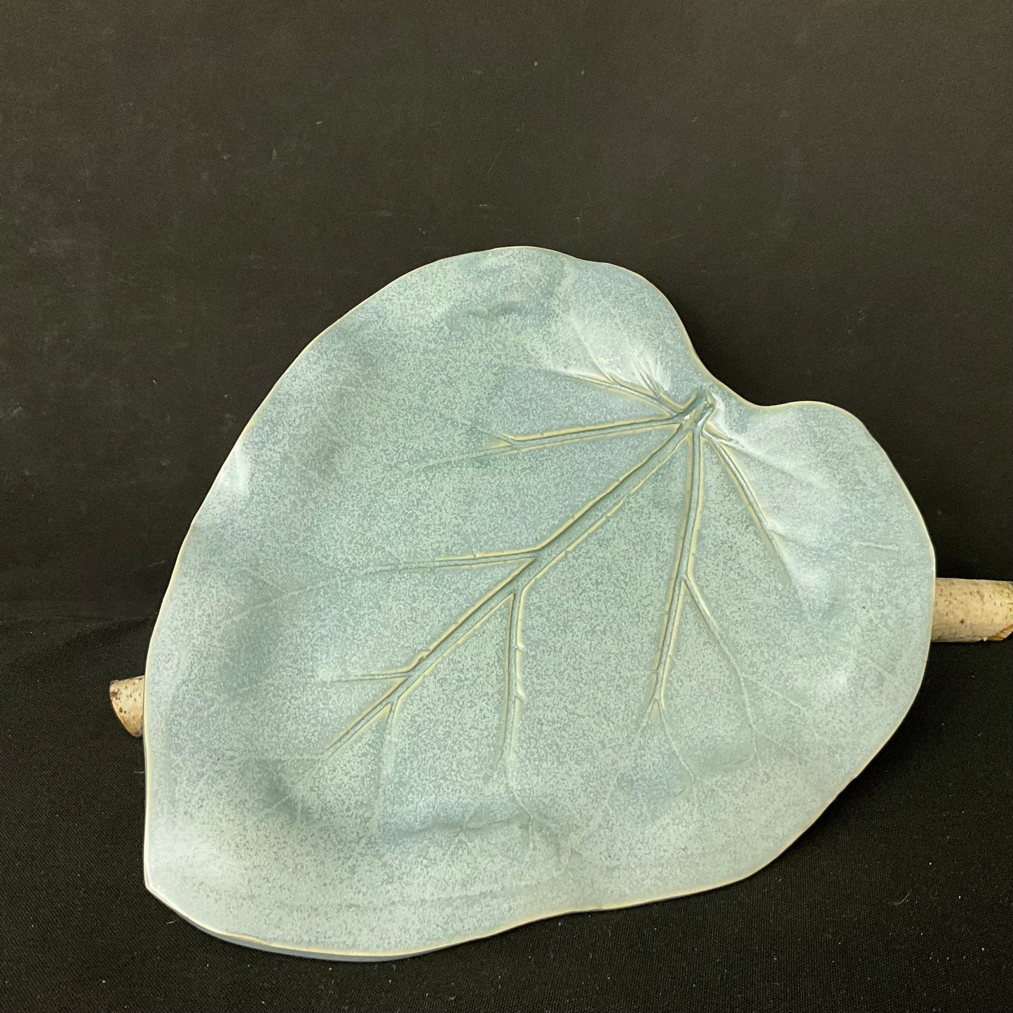 Leaf Plate in Pale Aqua