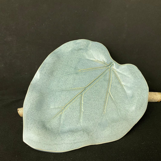 Leaf Plate in Pale Aqua