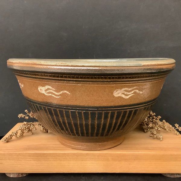 Bowl in Brown w “Triple Tail” Design