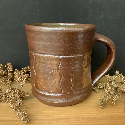 Salt-glazed Mug in Copper Brown with Star Design