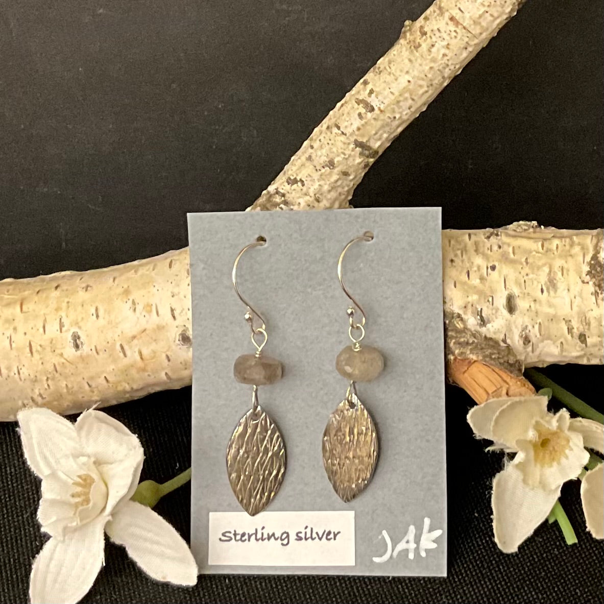 Sterling Mesh Pattern with Labradorite Bead #314