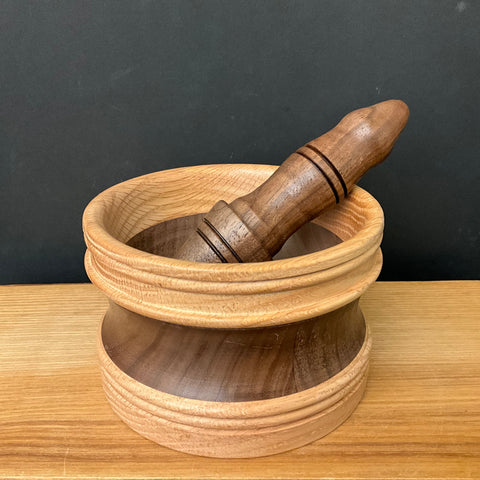 Mortar & Pestle - medium brown with dark stripe