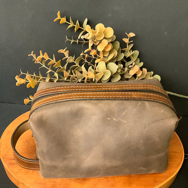 Dopp Bag Brown Distressed Large