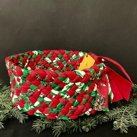 Braided Basket Red Holiday Mix