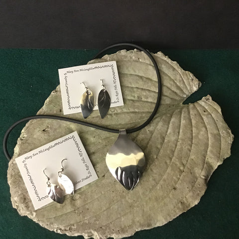 Silver Stylized Leaf Jewelry