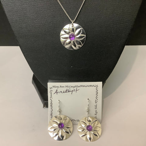 Silver Pendant "Petal" Pattern with Amethyst Stone and Matching Earrings