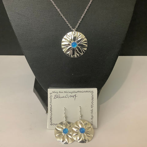 Silver Pendant "Petal" Pattern with Blue Onyx Stone and Matching Earrings