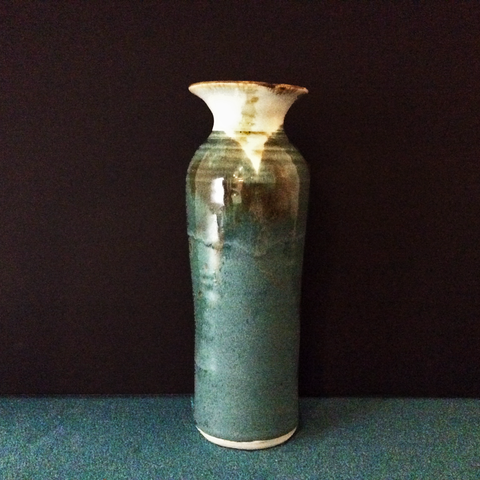 Vase blue green